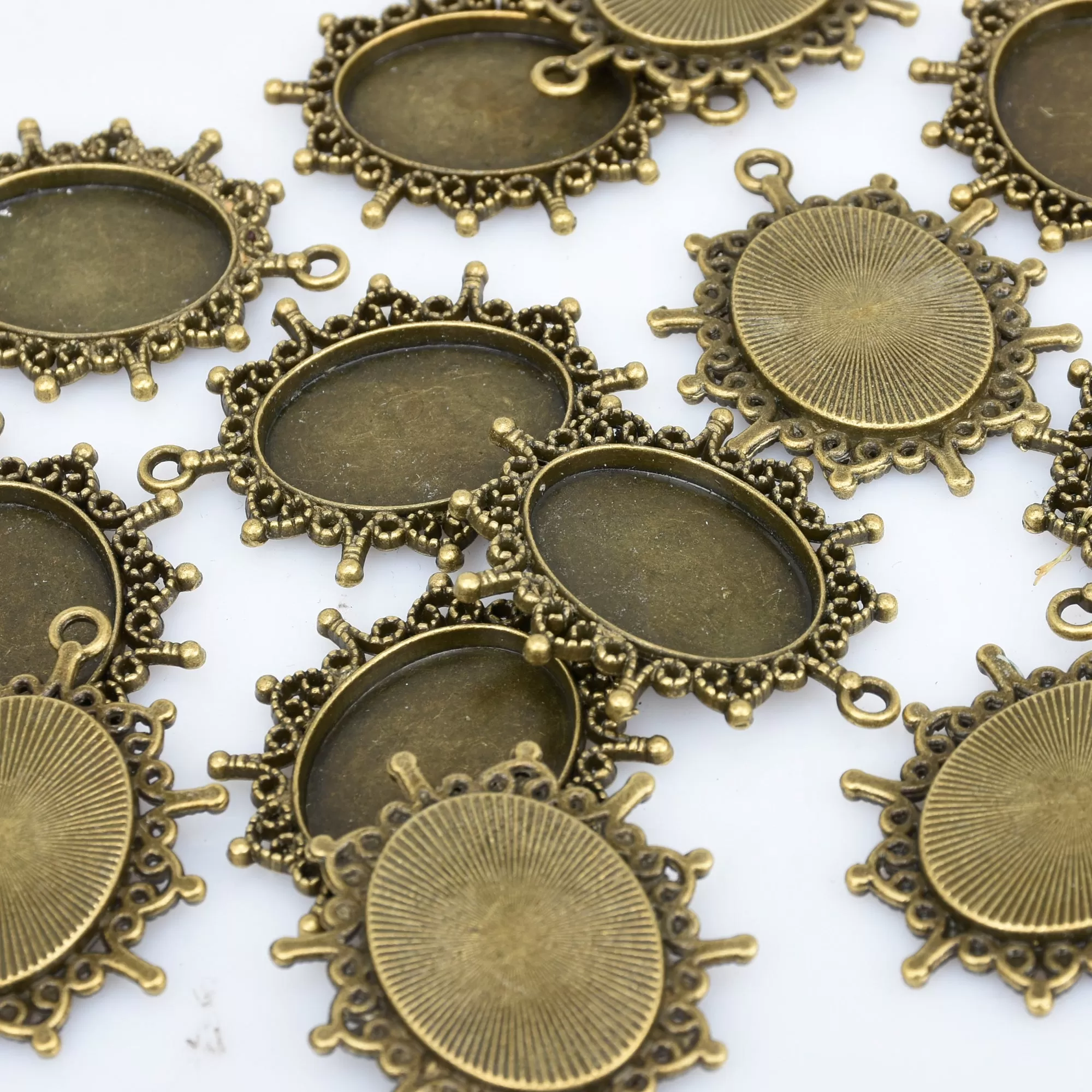 18x25mm Alloy Retro Oval Pendant Trays Cabochons Setting Tray Vintage Oval Blank Bezel Jewelry Findings 10pcs 102930