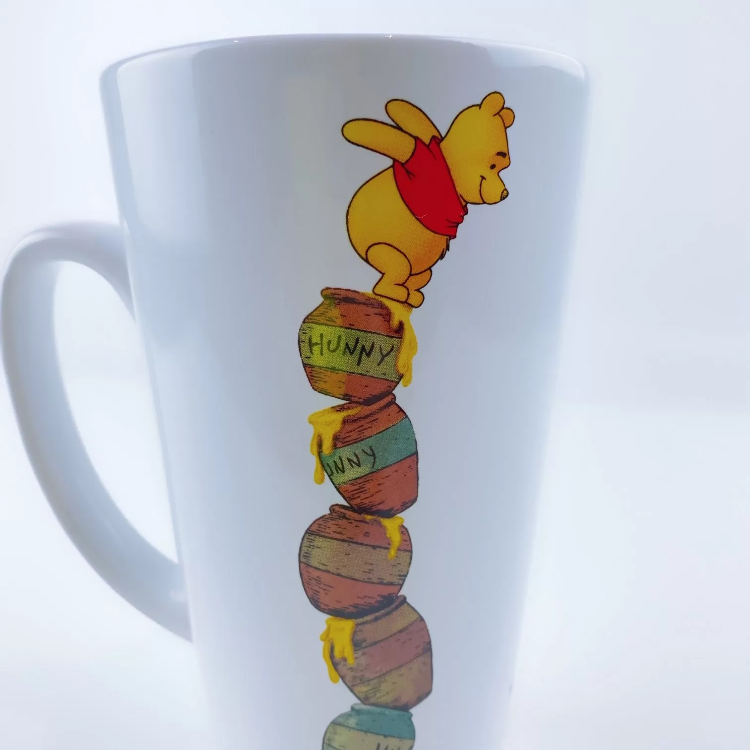 Disney Winnie the Pooh Honey Pot Ladder Latte Long Sleek Ceramic Mug Cup 18oz