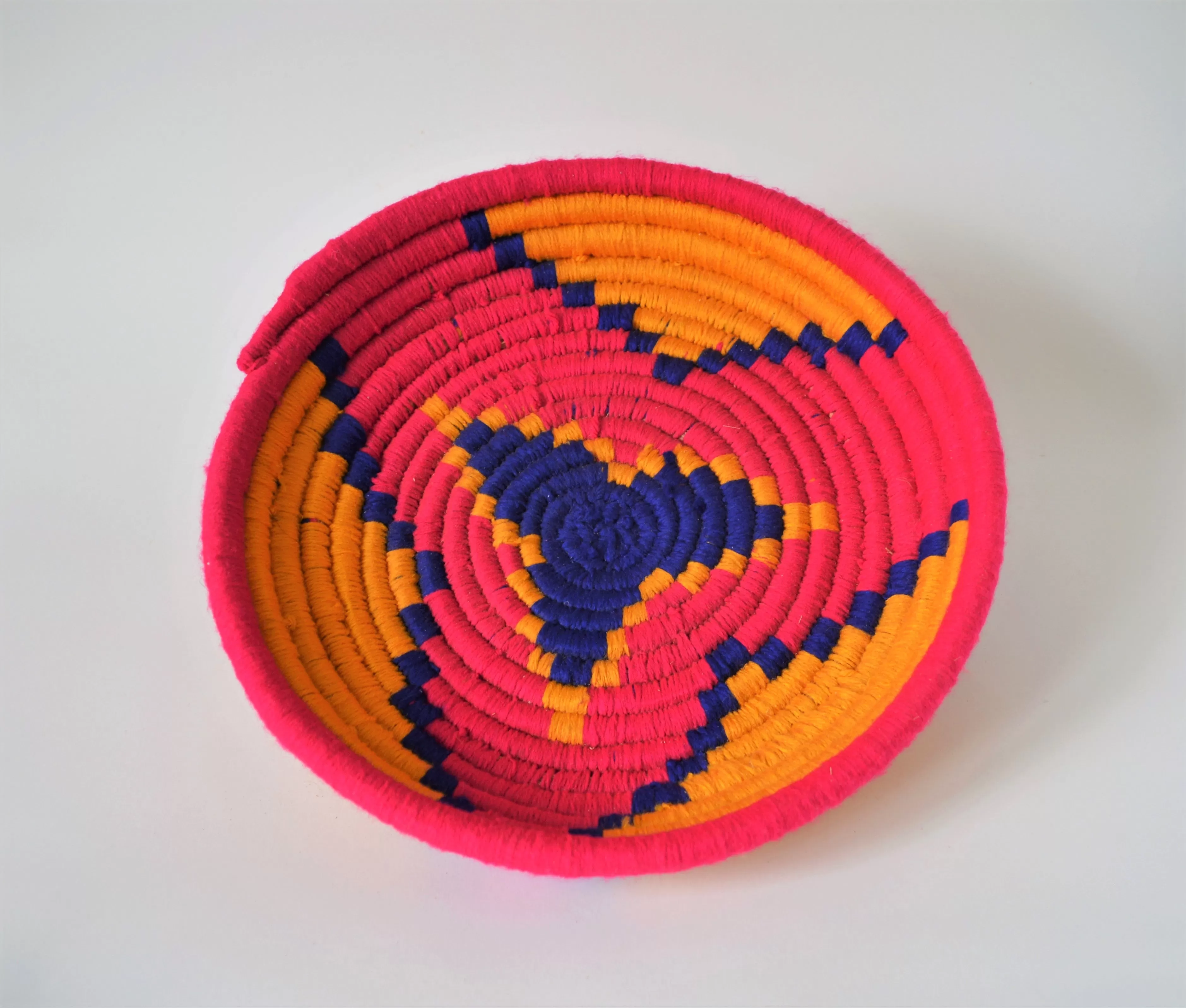 Egyptian wool palm fruit plate (Pink star)