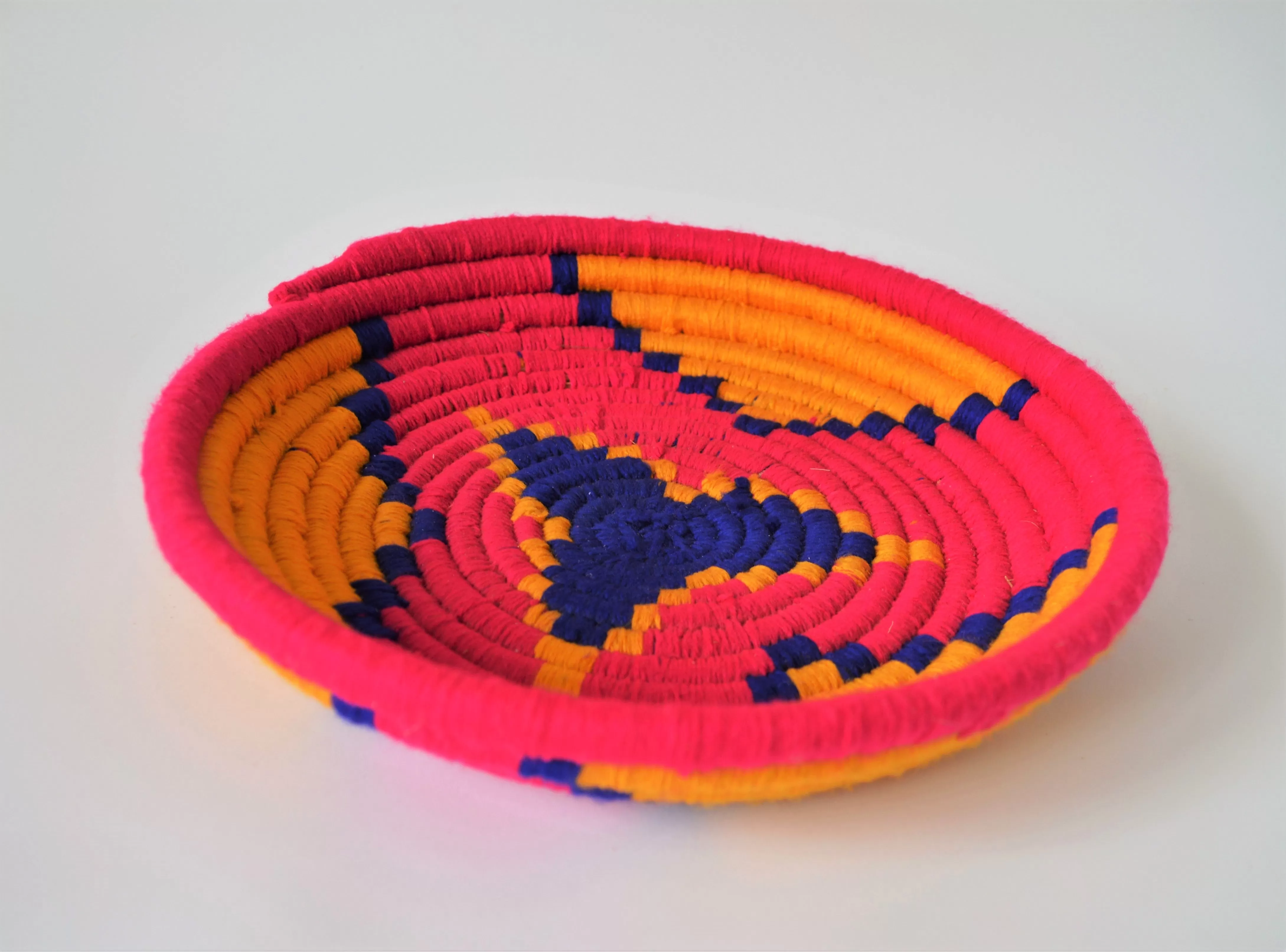 Egyptian wool palm fruit plate (Pink star)