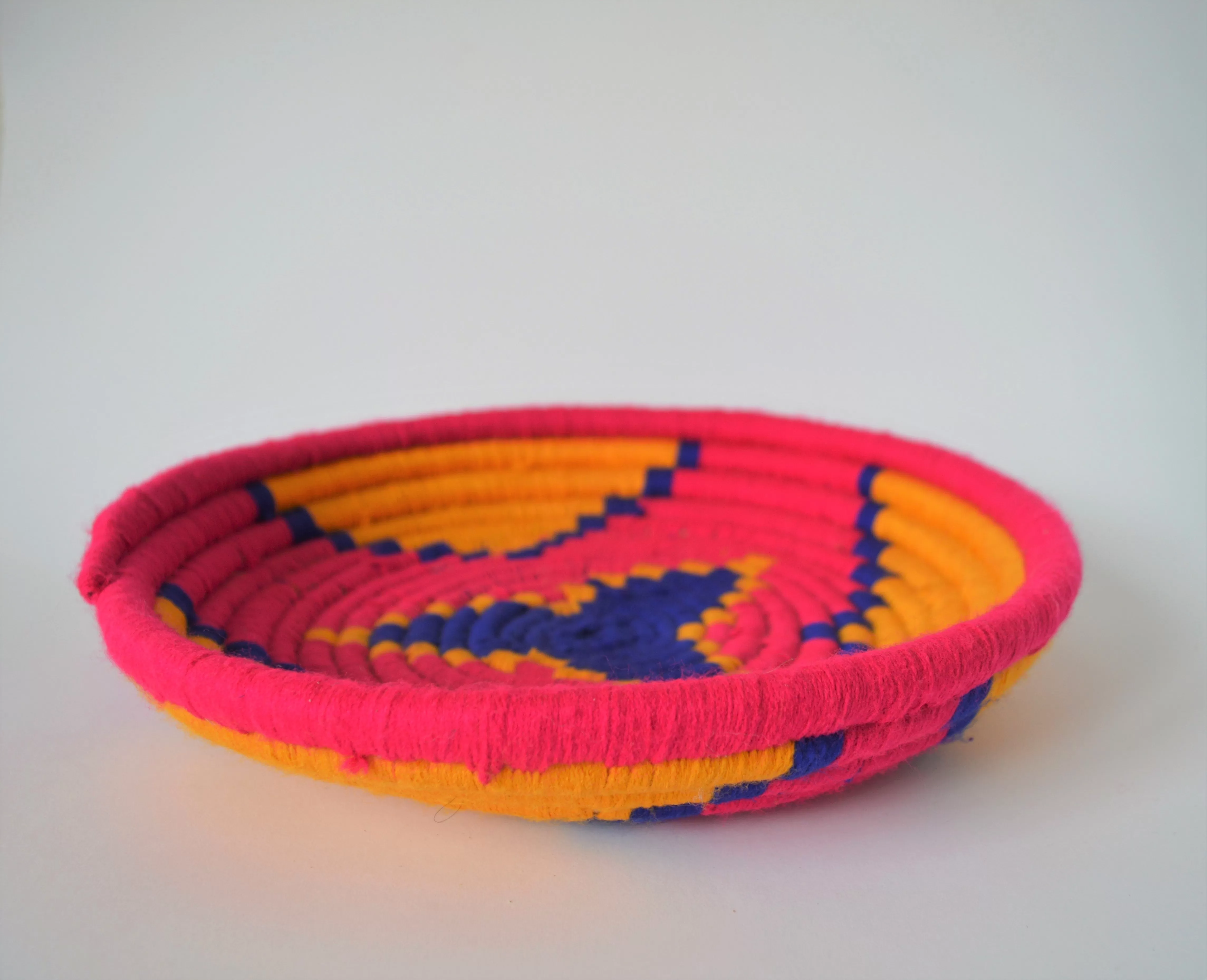 Egyptian wool palm fruit plate (Pink star)