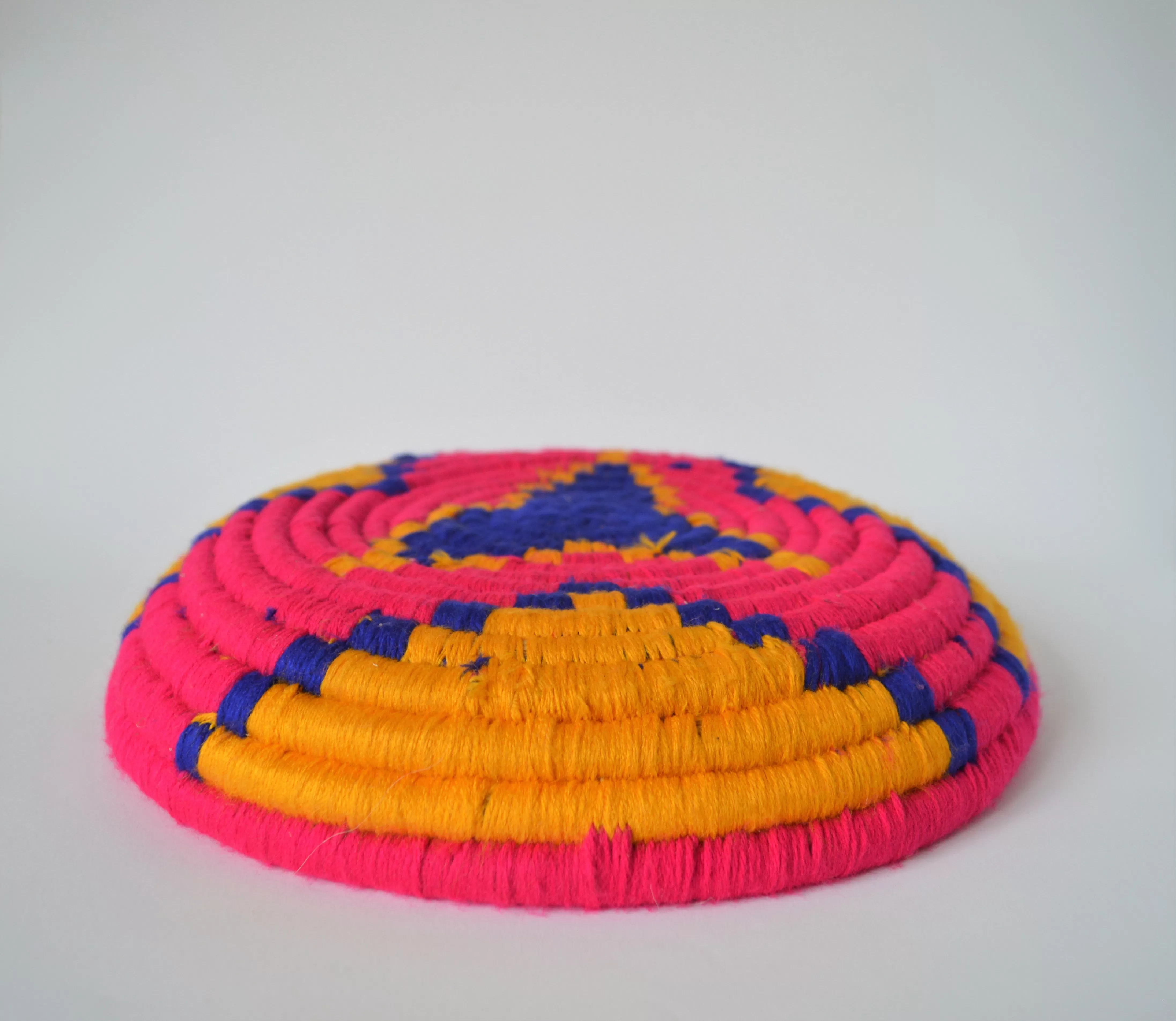 Egyptian wool palm fruit plate (Pink star)