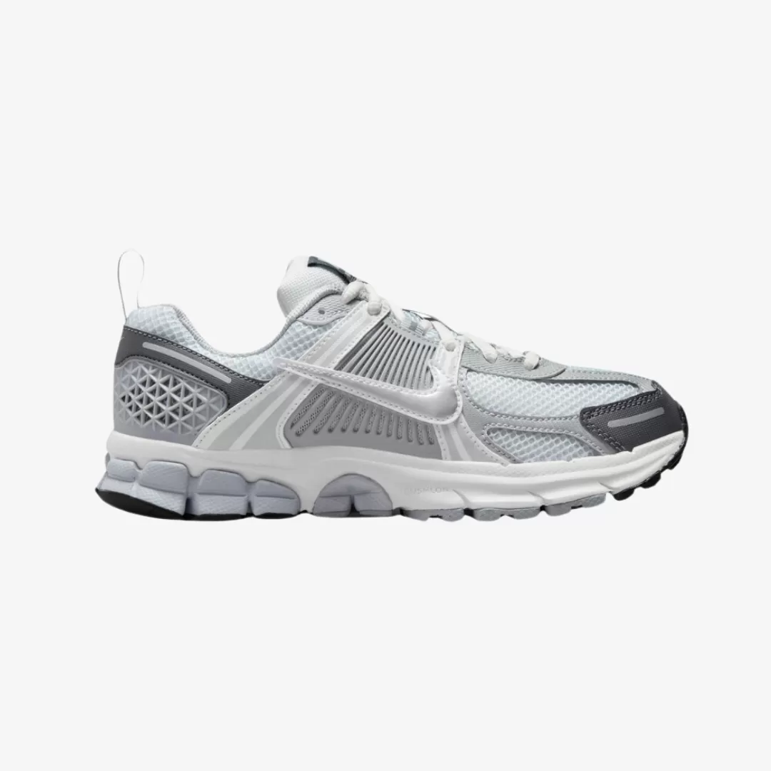 gradeschool nike zoom vomero 5 (pure platinum/metallic silver)