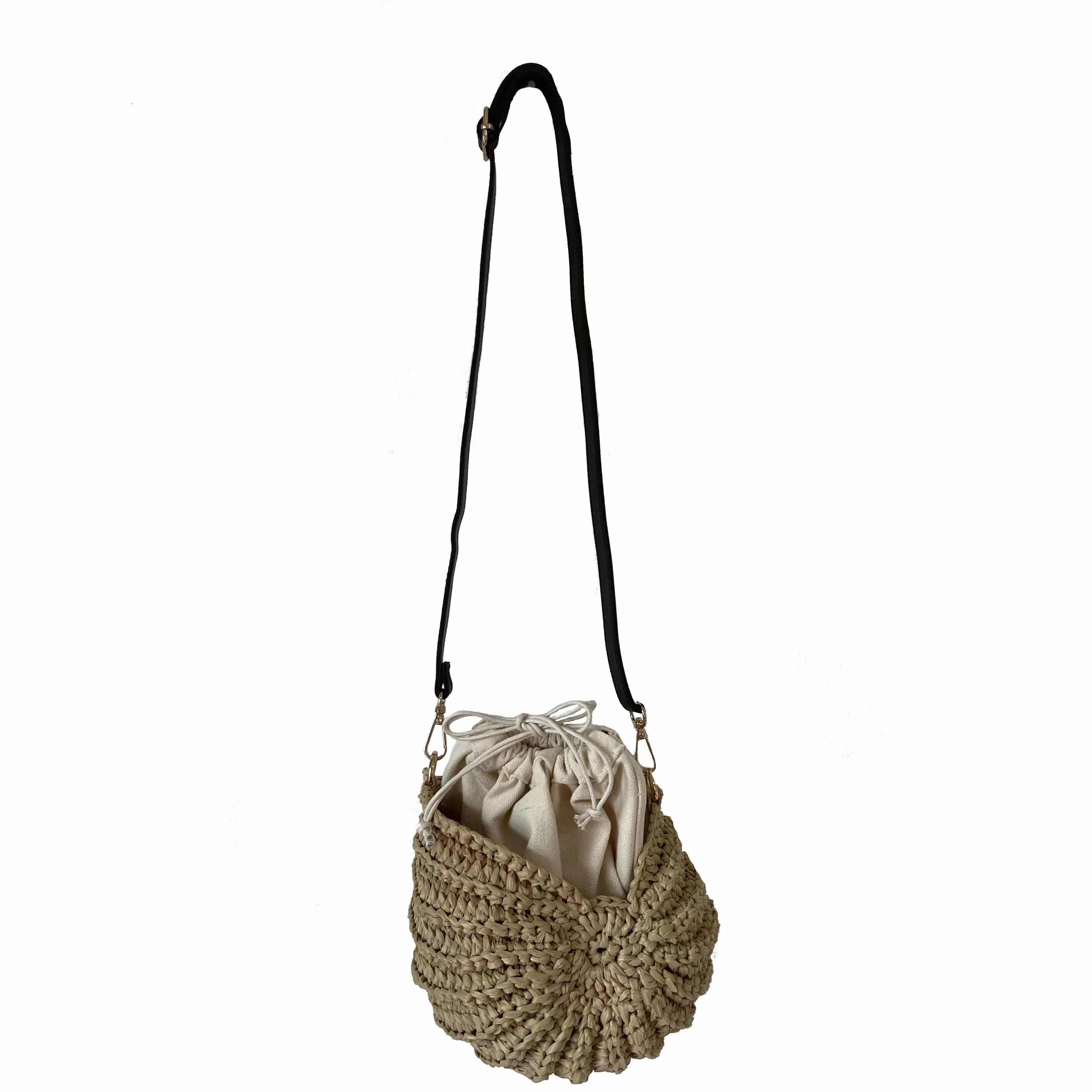 Melody Seashell Woven Crochet Bag by FutureBrandsGroup