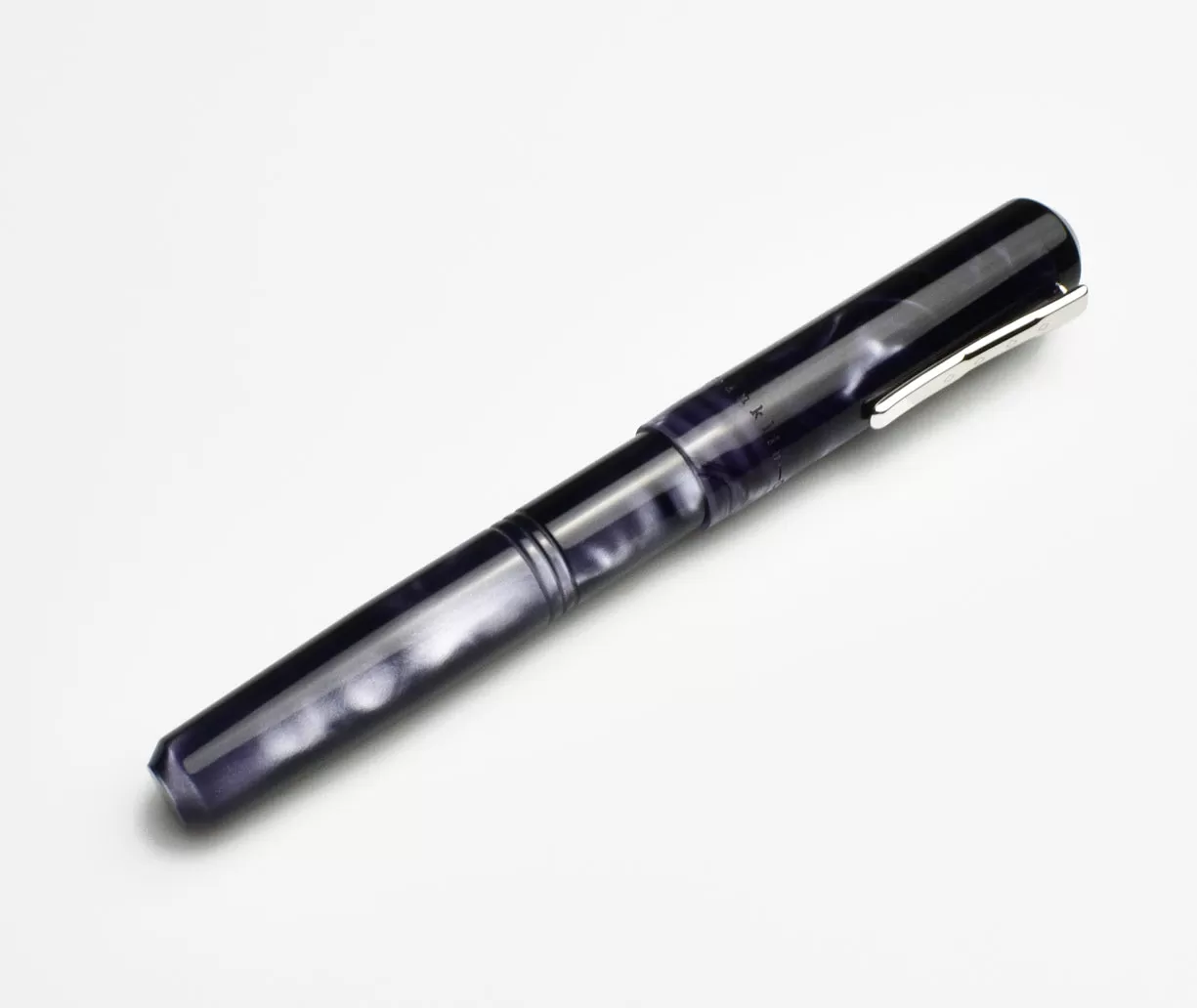 Model 31 Omnis Fountain Pen - Black Smoke