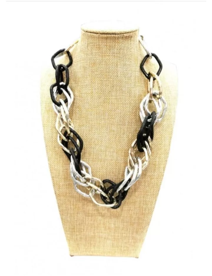 Oversize chain necklace