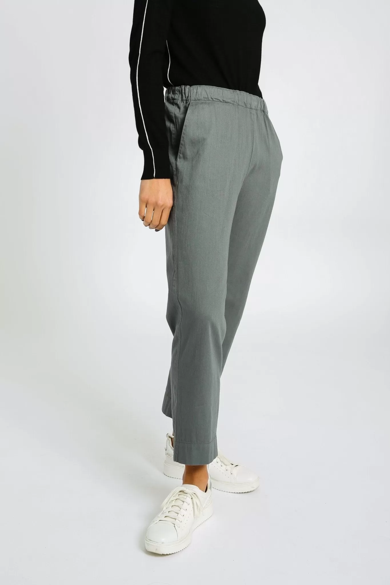 PRESLEY SLIMMING TAPERED LEG PULL-ON PANT IN ITALIAN GARMENT-DYED COTTON