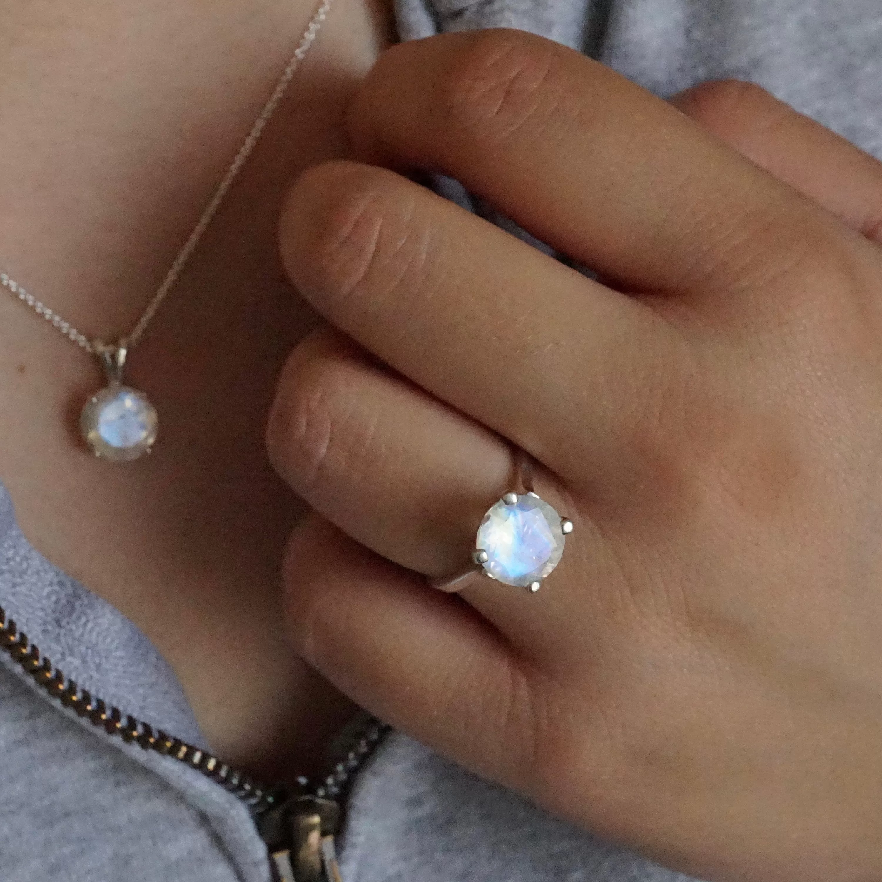 Silver Moonstone Ring - Moonstone Gemstone Ring - Rainbow Moonstone Silver Ring