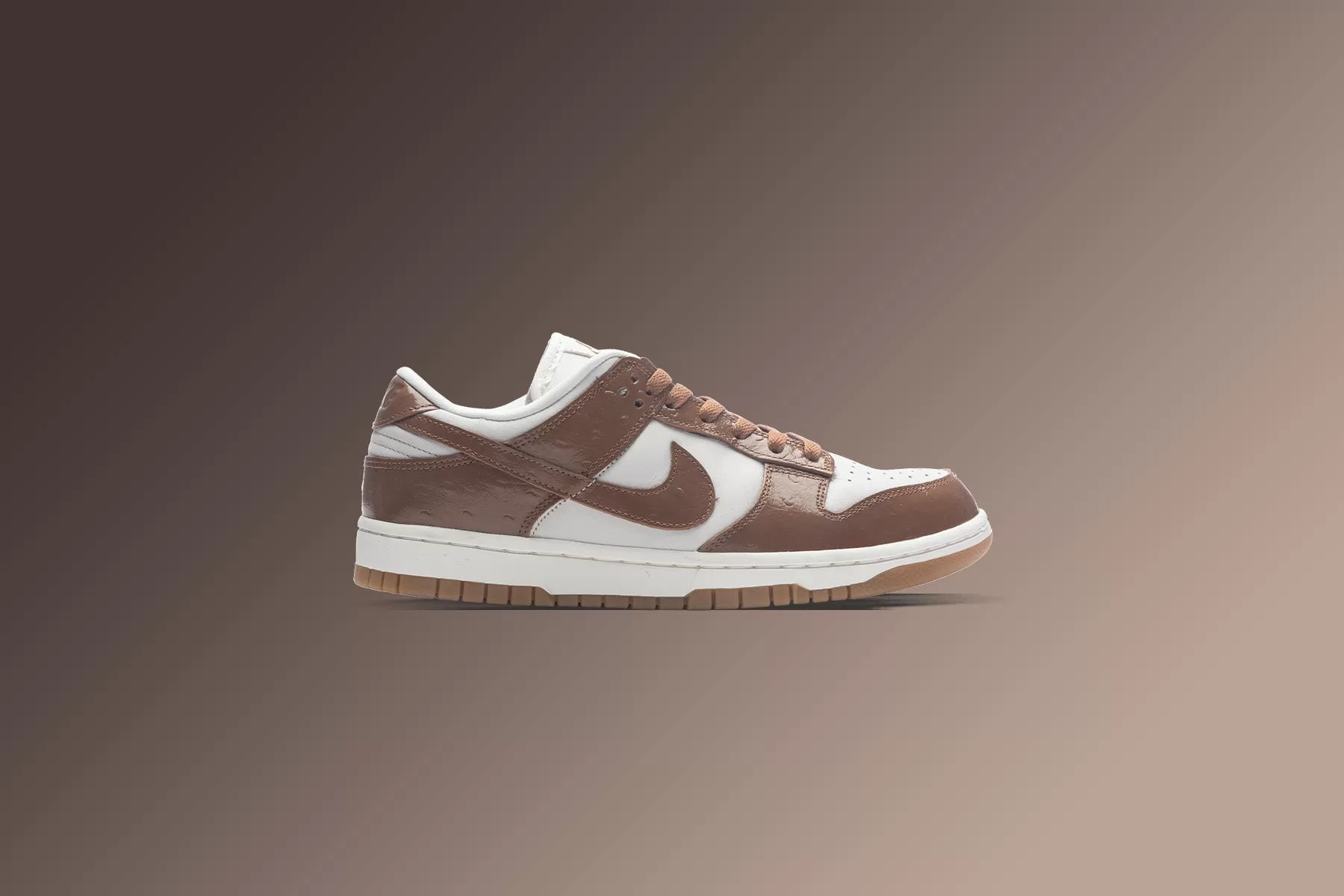 Women's Dunk Low LX - Phantom/Ale Brown/Metallic Gold