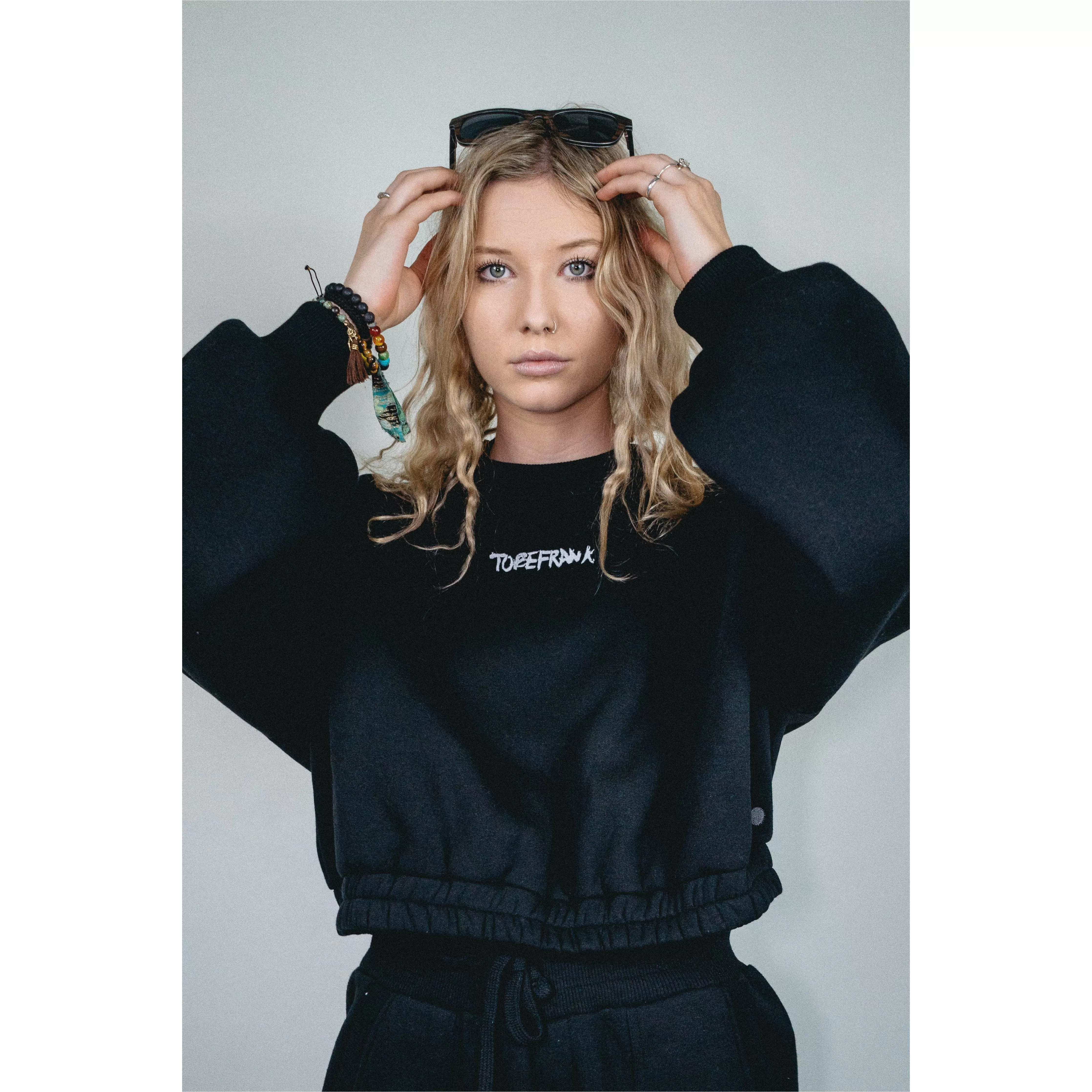 WOMEN'S HATTIE CROP SWEATSHIRT IN BLACK - LIMITED EDITION